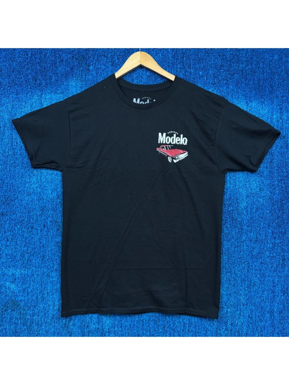 Modelo Cerveza T-Shirt Size Large